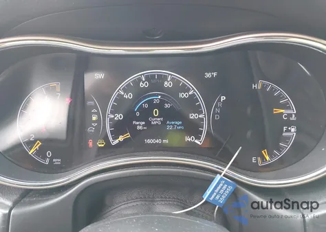 2017 Jeep Grand Cherokee Laredo 4X4 z USA, uszkodzony, nr VIN 1C4RJFAG4HC667425